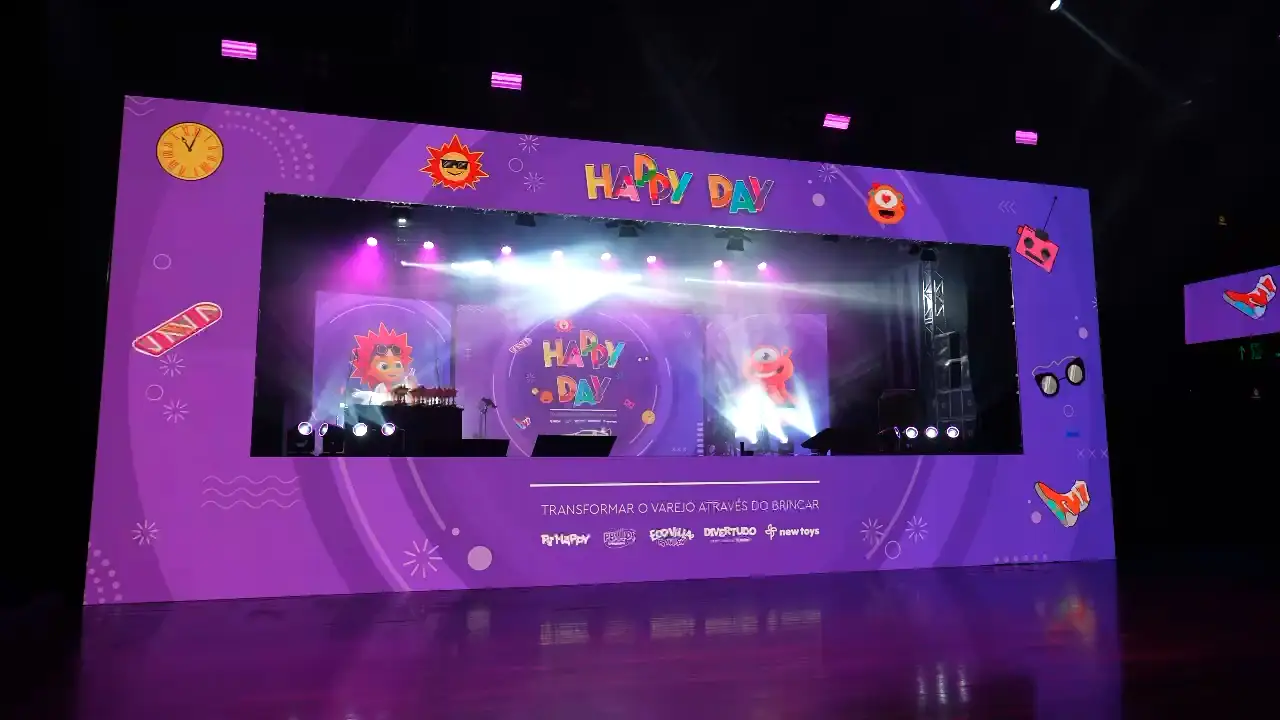 Abertura de evento em painel de LED panorâmico